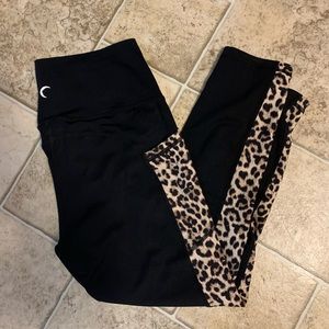 ZYIA 3/4 leggings… black with Leapord! Size 4